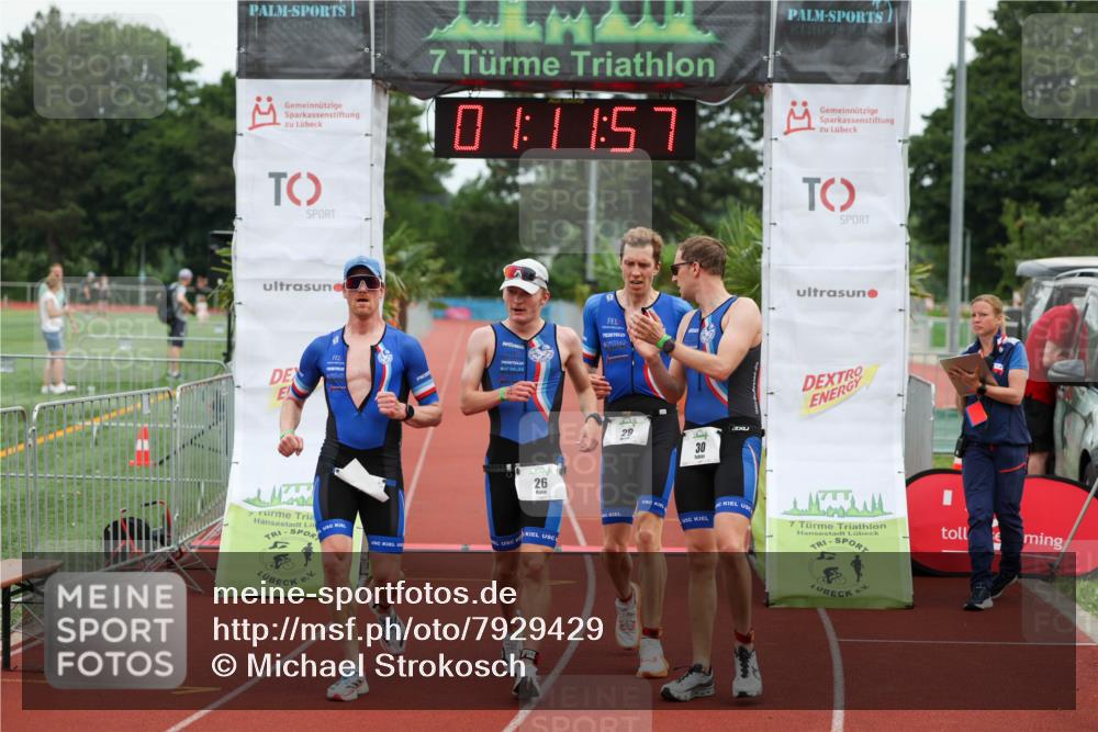15.06.2025 - 7 Türme Triathlon Michael Strokosch http://msf.ph/oto/7929429 15.06.2025 10:11:58 Ziel 26, 27, 29, 30 meine-sportfotos.de