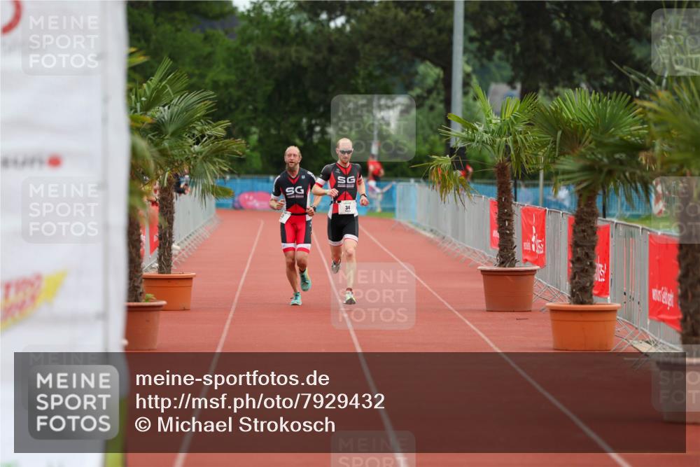 15.06.2025 - 7 Türme Triathlon Michael Strokosch http://msf.ph/oto/7929432 15.06.2025 10:12:52 Ziel  meine-sportfotos.de