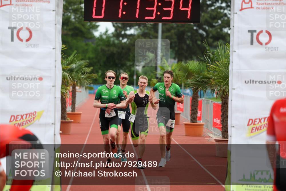 15.06.2025 - 7 Türme Triathlon Michael Strokosch http://msf.ph/oto/7929489 15.06.2025 10:13:35 Ziel 41, 42, 43, 44 meine-sportfotos.de