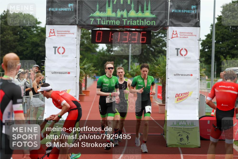 15.06.2025 - 7 Türme Triathlon Michael Strokosch http://msf.ph/oto/7929495 15.06.2025 10:13:36 Ziel 41, 42, 43, 44 meine-sportfotos.de