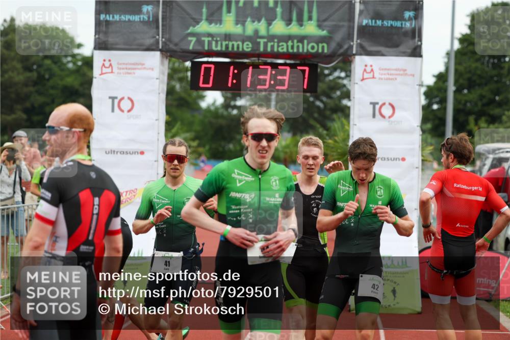 15.06.2025 - 7 Türme Triathlon Michael Strokosch http://msf.ph/oto/7929501 15.06.2025 10:13:38 Ziel 41, 42, 43, 44 meine-sportfotos.de