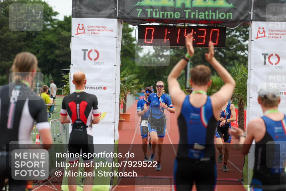 15.06.2025 - 7 Türme Triathlon Michael Strokosch http://msf.ph/oto/7929522 15.06.2025 10:14:31 Ziel 28, 102, 103, 104 meine-sportfotos.de