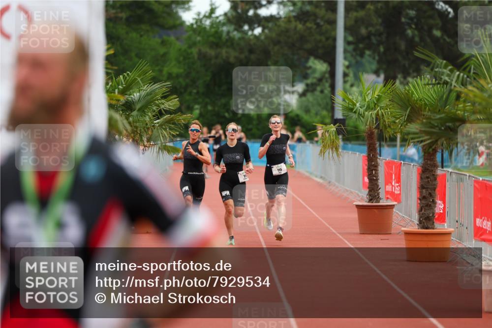 15.06.2025 - 7 Türme Triathlon Michael Strokosch http://msf.ph/oto/7929534 15.06.2025 10:15:35 Ziel  meine-sportfotos.de