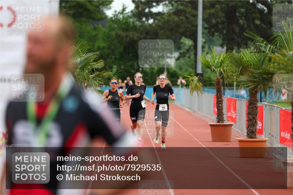 15.06.2025 - 7 Türme Triathlon Michael Strokosch http://msf.ph/oto/7929535 15.06.2025 10:15:35 Ziel  meine-sportfotos.de