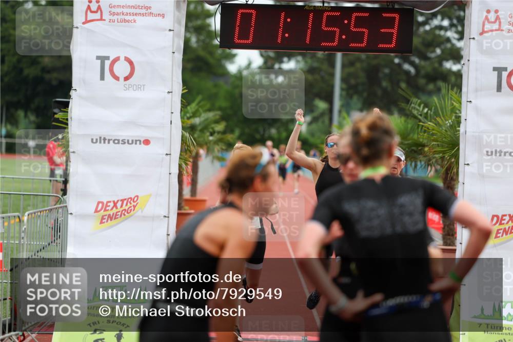 15.06.2025 - 7 Türme Triathlon Michael Strokosch http://msf.ph/oto/7929549 15.06.2025 10:15:54 Ziel 97, 99, 100 meine-sportfotos.de