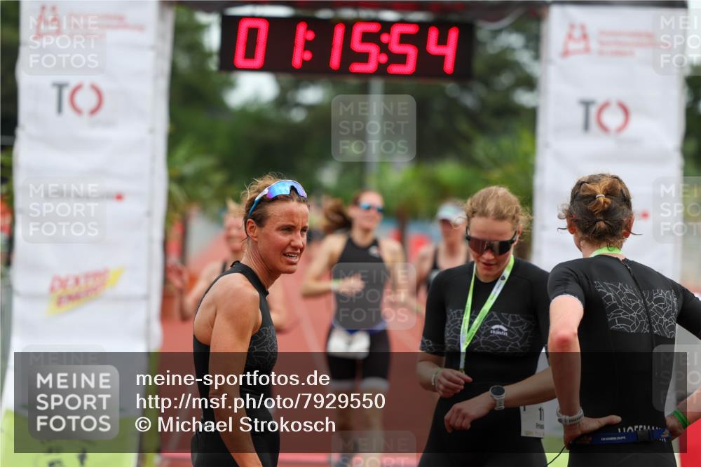 15.06.2025 - 7 Türme Triathlon Michael Strokosch http://msf.ph/oto/7929550 15.06.2025 10:15:55 Ziel 97, 99, 100 meine-sportfotos.de