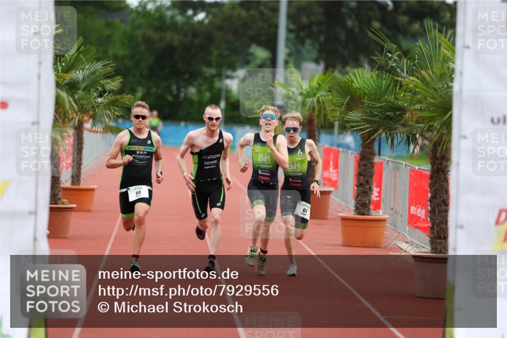 15.06.2025 - 7 Türme Triathlon Michael Strokosch http://msf.ph/oto/7929556 15.06.2025 10:16:00 Ziel 61, 63, 64, 65, 97, 99, 100 meine-sportfotos.de