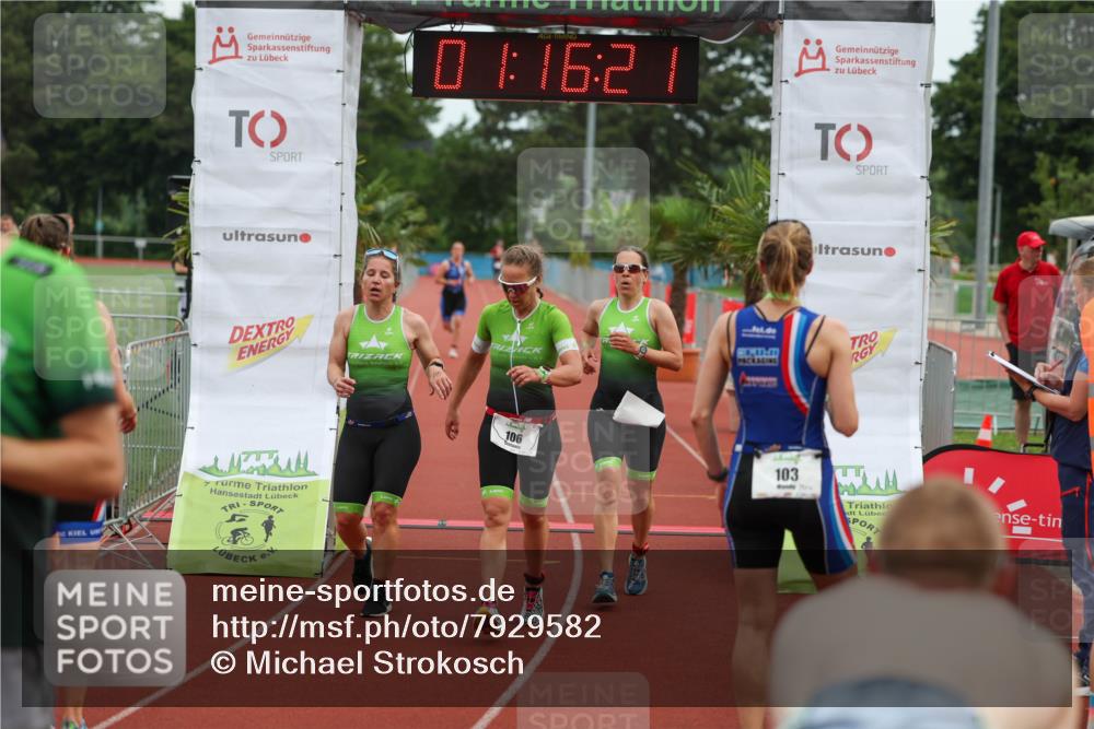 15.06.2025 - 7 Türme Triathlon Michael Strokosch http://msf.ph/oto/7929582 15.06.2025 10:16:22 Ziel 105, 106, 107 meine-sportfotos.de