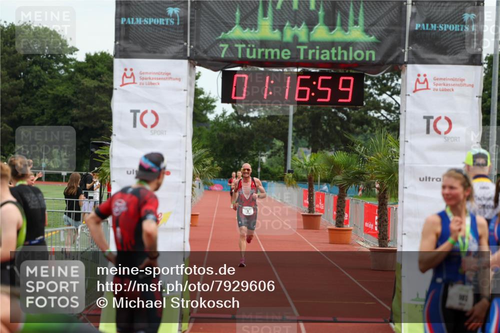 15.06.2025 - 7 Türme Triathlon Michael Strokosch http://msf.ph/oto/7929606 15.06.2025 10:16:59 Ziel 9 meine-sportfotos.de