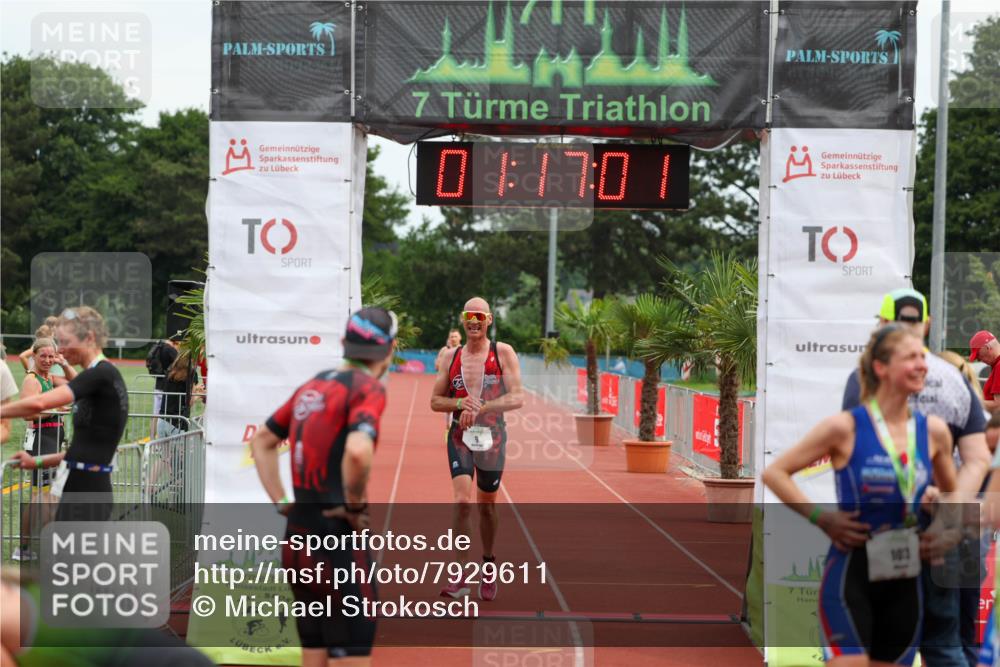 15.06.2025 - 7 Türme Triathlon Michael Strokosch http://msf.ph/oto/7929611 15.06.2025 10:17:01 Ziel 9 meine-sportfotos.de