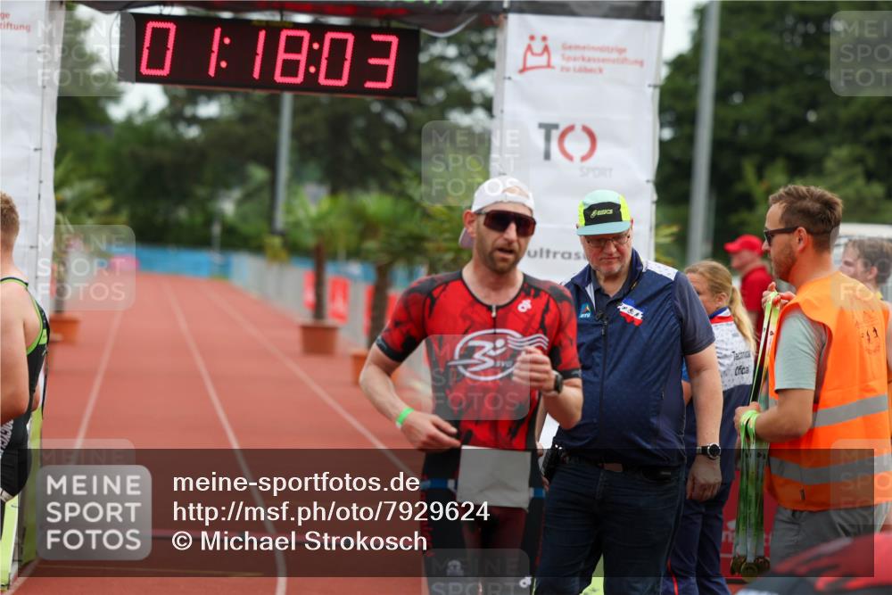15.06.2025 - 7 Türme Triathlon Michael Strokosch http://msf.ph/oto/7929624 15.06.2025 10:18:03 Ziel 6 meine-sportfotos.de