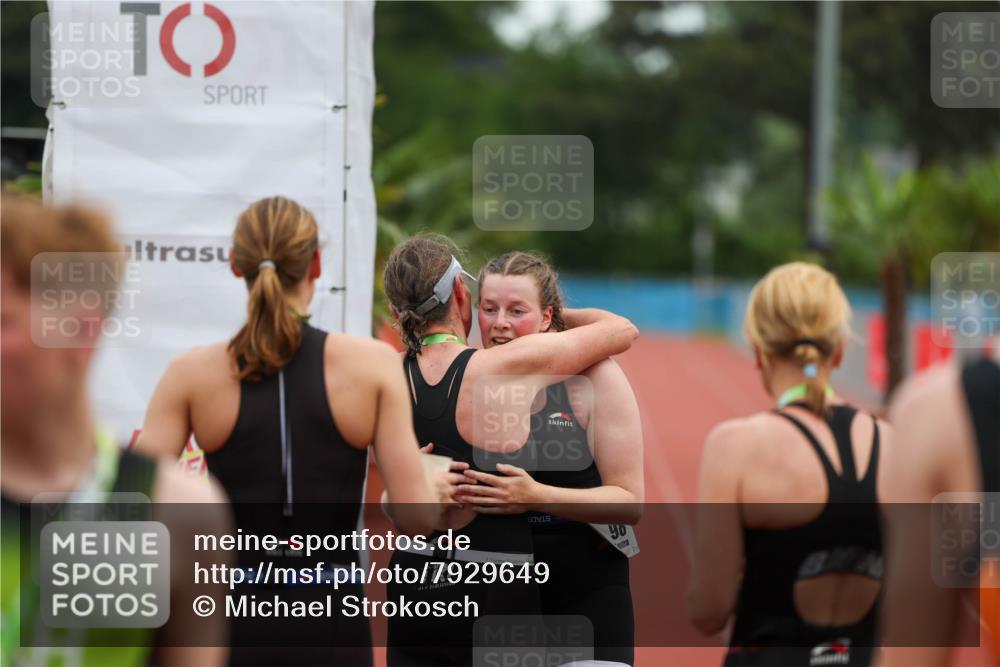 15.06.2025 - 7 Türme Triathlon Michael Strokosch http://msf.ph/oto/7929649 15.06.2025 10:19:53 Ziel 98 meine-sportfotos.de