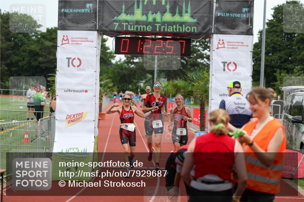 15.06.2025 - 7 Türme Triathlon Michael Strokosch http://msf.ph/oto/7929687 15.06.2025 10:22:58 Ziel 74, 89, 90, 91, 108 meine-sportfotos.de