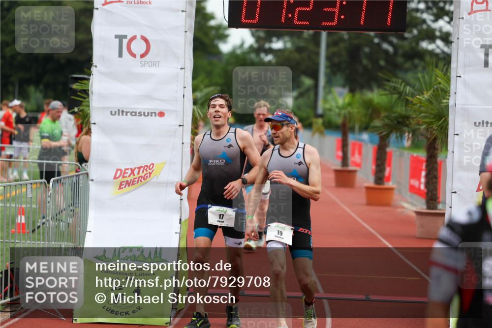 15.06.2025 - 7 Türme Triathlon Michael Strokosch http://msf.ph/oto/7929708 15.06.2025 10:23:18 Ziel 17, 18, 19 meine-sportfotos.de