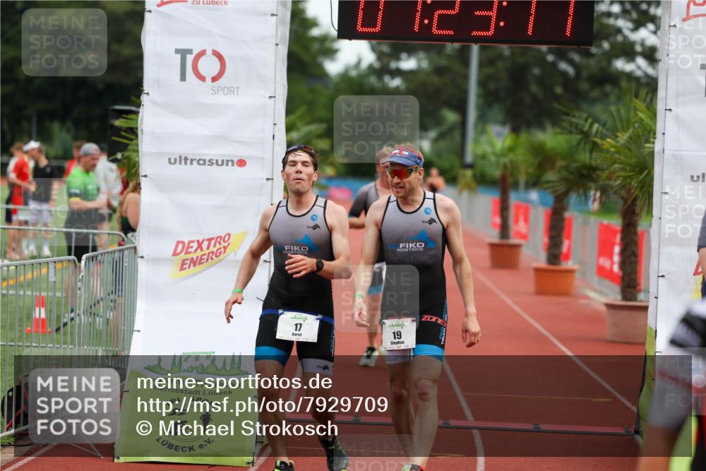 15.06.2025 - 7 Türme Triathlon Michael Strokosch http://msf.ph/oto/7929709 15.06.2025 10:23:18 Ziel 17, 18, 19 meine-sportfotos.de