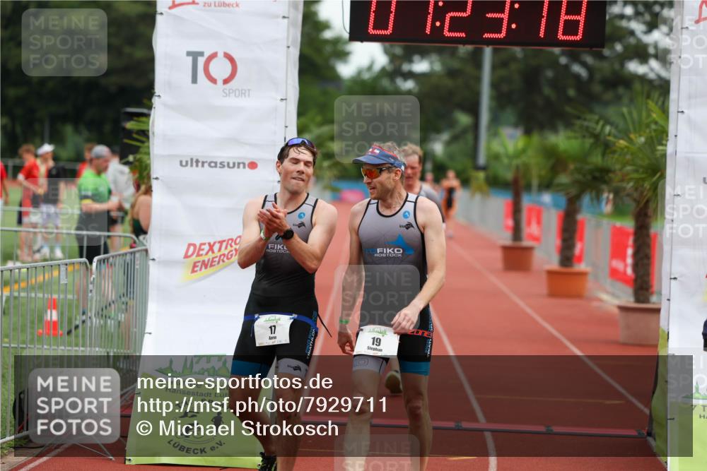 15.06.2025 - 7 Türme Triathlon Michael Strokosch http://msf.ph/oto/7929711 15.06.2025 10:23:19 Ziel 16, 17, 18, 19 meine-sportfotos.de