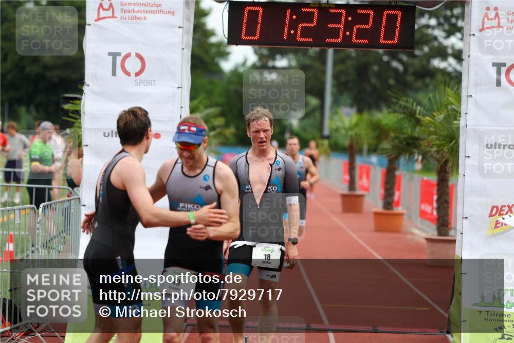 15.06.2025 - 7 Türme Triathlon Michael Strokosch http://msf.ph/oto/7929717 15.06.2025 10:23:21 Ziel 16, 17, 18, 19 meine-sportfotos.de