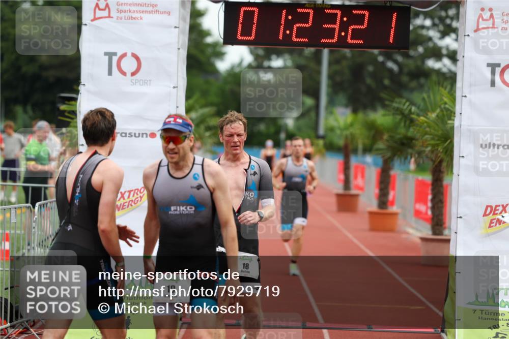 15.06.2025 - 7 Türme Triathlon Michael Strokosch http://msf.ph/oto/7929719 15.06.2025 10:23:21 Ziel 16, 17, 18, 19 meine-sportfotos.de
