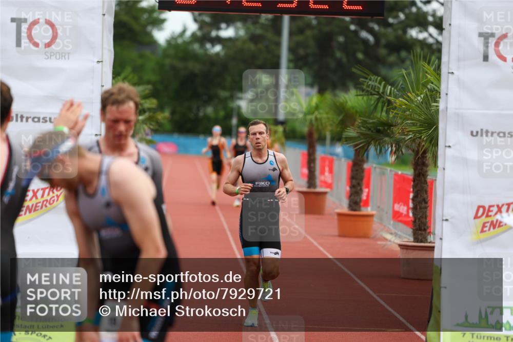 15.06.2025 - 7 Türme Triathlon Michael Strokosch http://msf.ph/oto/7929721 15.06.2025 10:23:22 Ziel 16, 17, 18, 19 meine-sportfotos.de