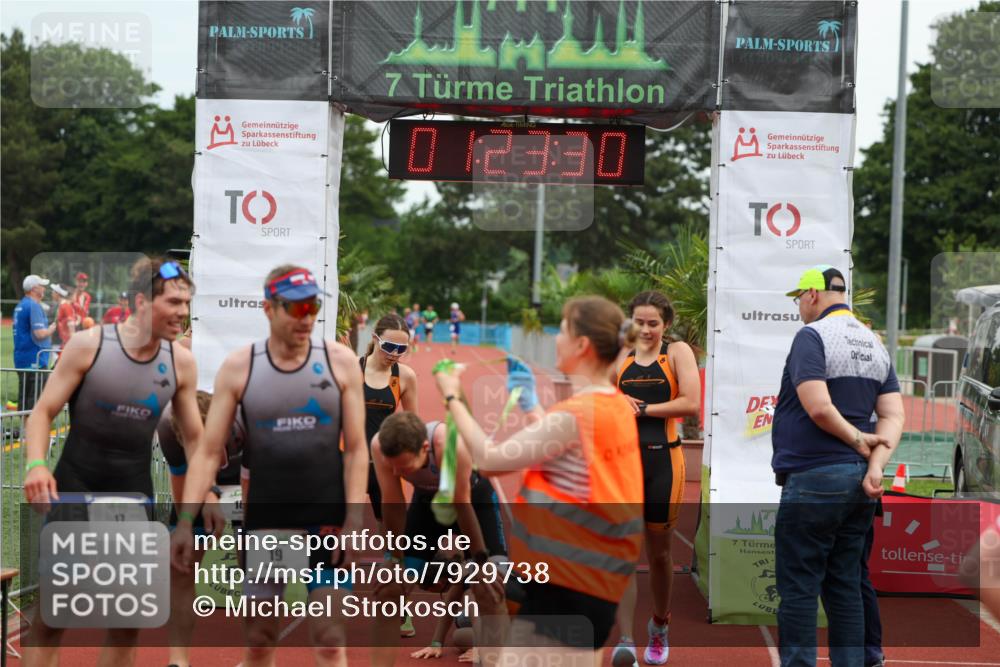 15.06.2025 - 7 Türme Triathlon Michael Strokosch http://msf.ph/oto/7929738 15.06.2025 10:23:31 Ziel 16, 93, 95, 96 meine-sportfotos.de