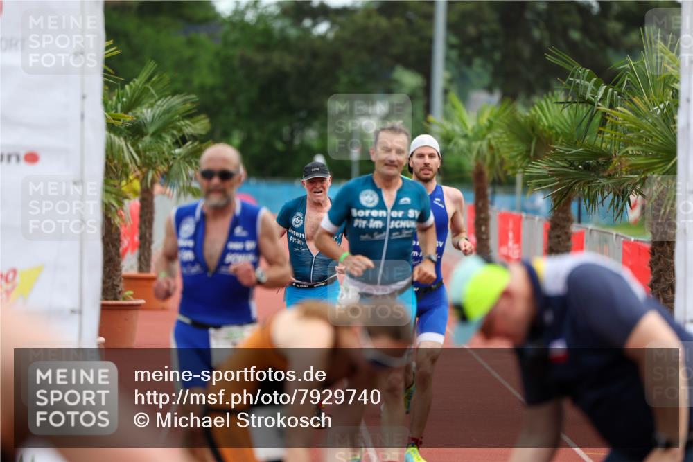 15.06.2025 - 7 Türme Triathlon Michael Strokosch http://msf.ph/oto/7929740 15.06.2025 10:23:50 Ziel 1, 2, 4, 5, 45 meine-sportfotos.de