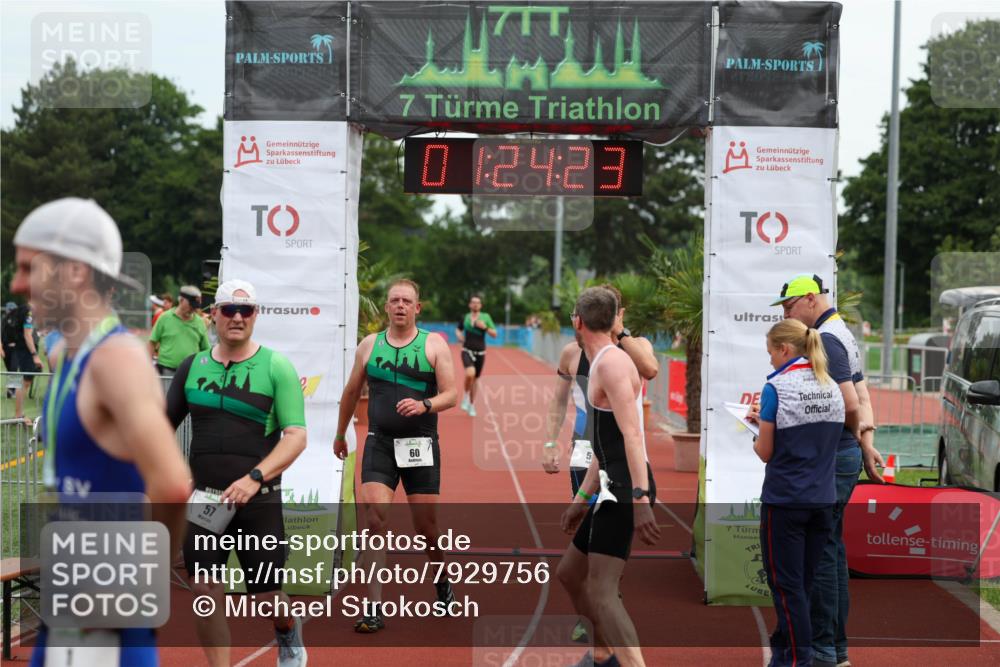 15.06.2025 - 7 Türme Triathlon Michael Strokosch http://msf.ph/oto/7929756 15.06.2025 10:24:24 Ziel 56, 57, 58, 59, 60 meine-sportfotos.de