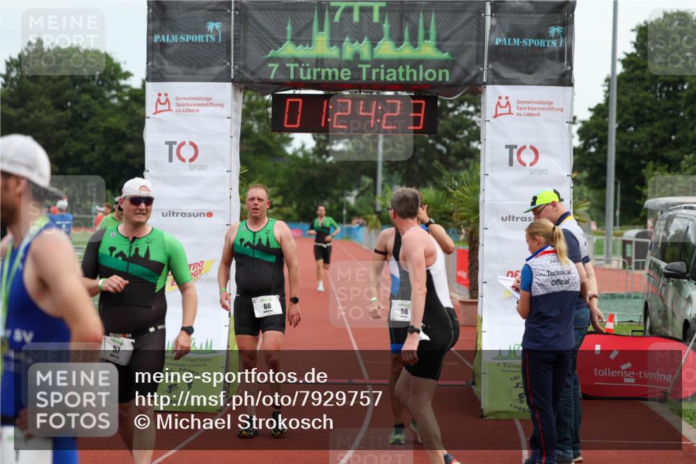 15.06.2025 - 7 Türme Triathlon Michael Strokosch http://msf.ph/oto/7929757 15.06.2025 10:24:24 Ziel 56, 57, 58, 59, 60 meine-sportfotos.de