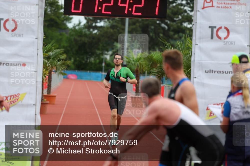 15.06.2025 - 7 Türme Triathlon Michael Strokosch http://msf.ph/oto/7929759 15.06.2025 10:24:27 Ziel 56, 57, 58, 59, 60 meine-sportfotos.de