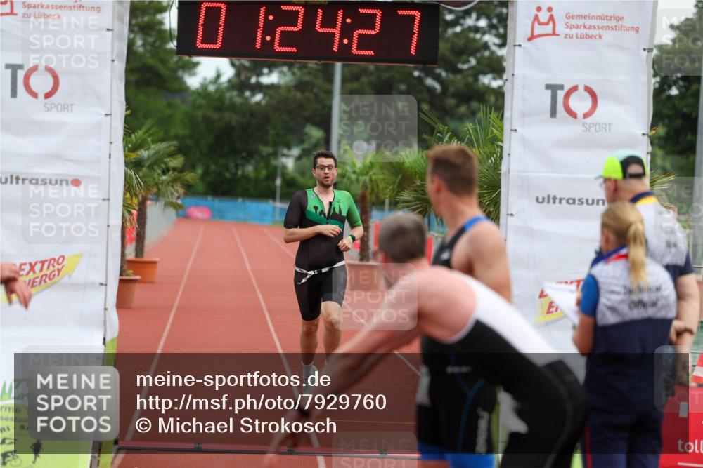 15.06.2025 - 7 Türme Triathlon Michael Strokosch http://msf.ph/oto/7929760 15.06.2025 10:24:27 Ziel 56, 57, 58, 59, 60 meine-sportfotos.de