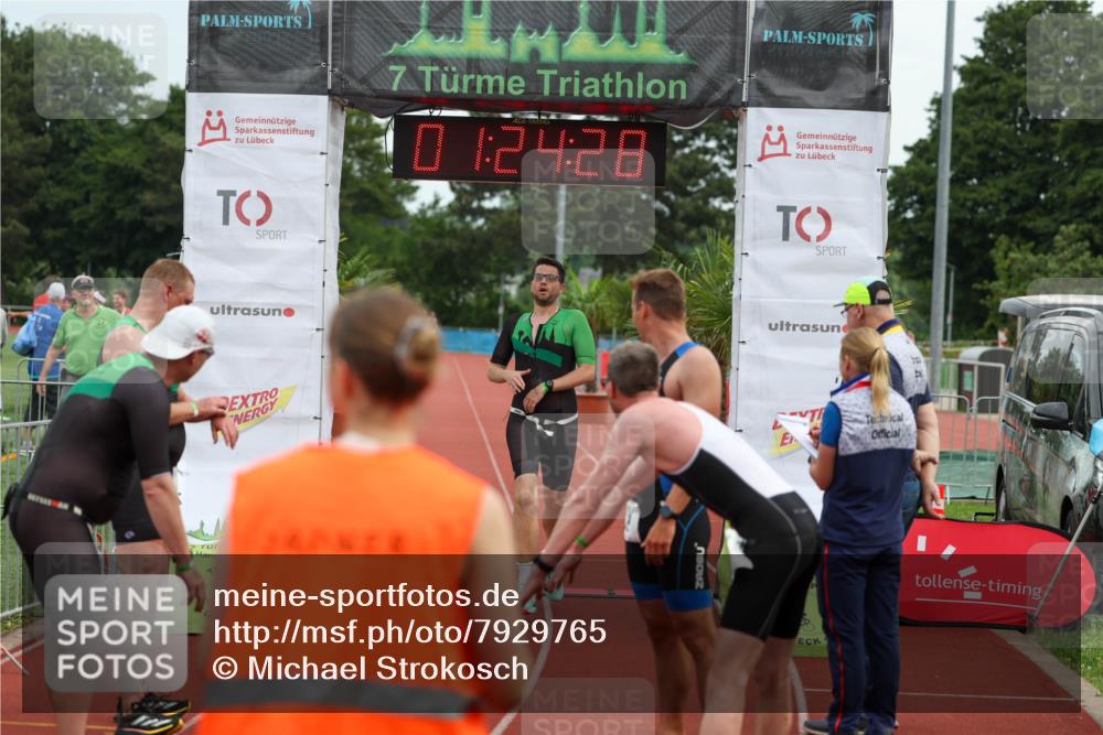 15.06.2025 - 7 Türme Triathlon Michael Strokosch http://msf.ph/oto/7929765 15.06.2025 10:24:29 Ziel 56, 57, 58, 59, 60 meine-sportfotos.de