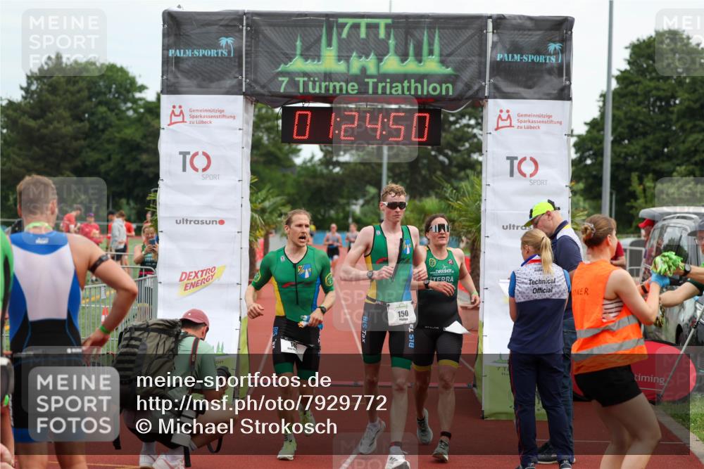 15.06.2025 - 7 Türme Triathlon Michael Strokosch http://msf.ph/oto/7929772 15.06.2025 10:24:51 Ziel 149, 150, 151 meine-sportfotos.de