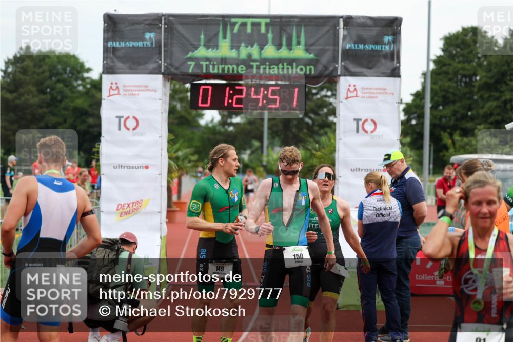 15.06.2025 - 7 Türme Triathlon Michael Strokosch http://msf.ph/oto/7929777 15.06.2025 10:24:52 Ziel 149, 150, 151 meine-sportfotos.de