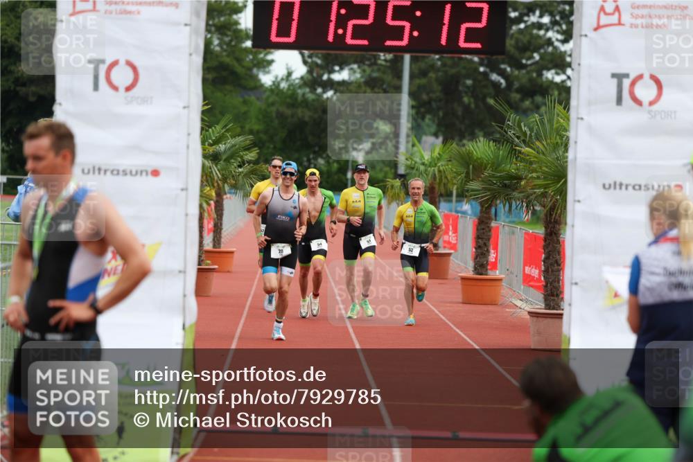 15.06.2025 - 7 Türme Triathlon Michael Strokosch http://msf.ph/oto/7929785 15.06.2025 10:25:13 Ziel 20, 51, 52, 53, 54 meine-sportfotos.de