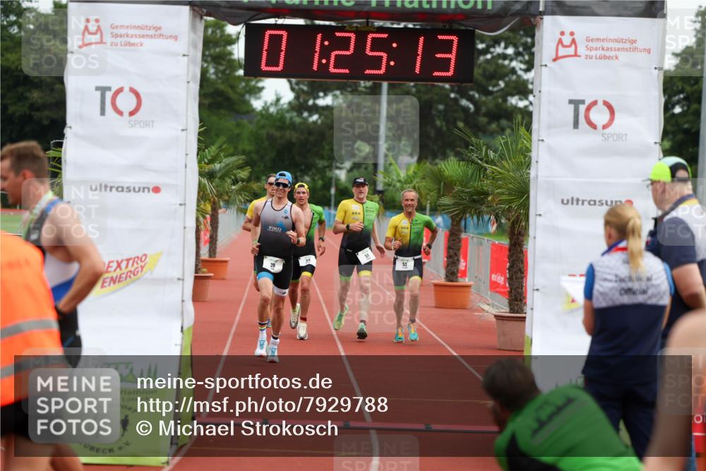 15.06.2025 - 7 Türme Triathlon Michael Strokosch http://msf.ph/oto/7929788 15.06.2025 10:25:14 Ziel 20, 51, 52, 53, 54 meine-sportfotos.de