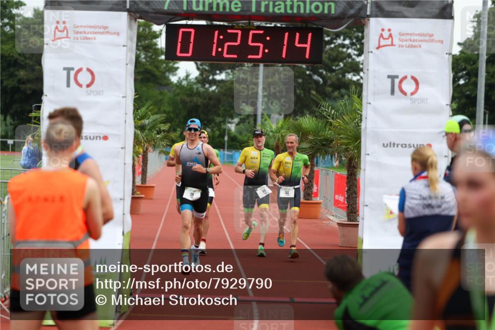 15.06.2025 - 7 Türme Triathlon Michael Strokosch http://msf.ph/oto/7929790 15.06.2025 10:25:15 Ziel 20, 51, 52, 53, 54 meine-sportfotos.de