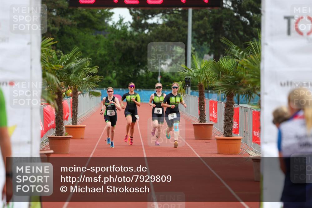 15.06.2025 - 7 Türme Triathlon Michael Strokosch http://msf.ph/oto/7929809 15.06.2025 10:26:42 Ziel 121, 123 meine-sportfotos.de