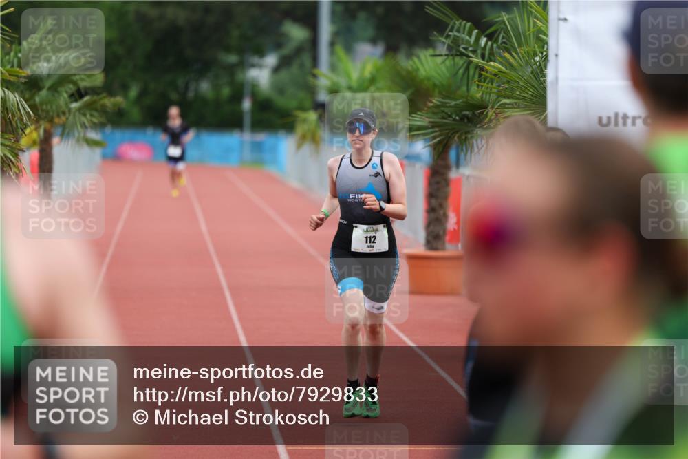 15.06.2025 - 7 Türme Triathlon Michael Strokosch http://msf.ph/oto/7929833 15.06.2025 10:27:23 Ziel 112 meine-sportfotos.de