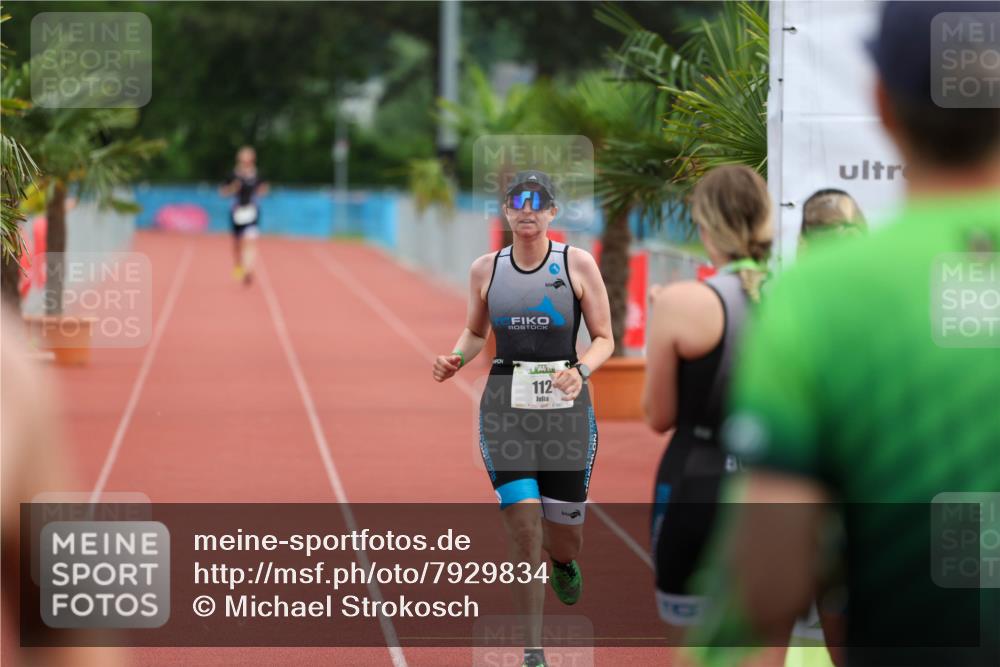 15.06.2025 - 7 Türme Triathlon Michael Strokosch http://msf.ph/oto/7929834 15.06.2025 10:27:24 Ziel 112 meine-sportfotos.de