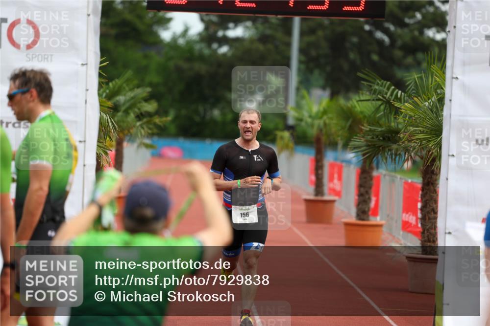 15.06.2025 - 7 Türme Triathlon Michael Strokosch http://msf.ph/oto/7929838 15.06.2025 10:27:36 Ziel 156 meine-sportfotos.de