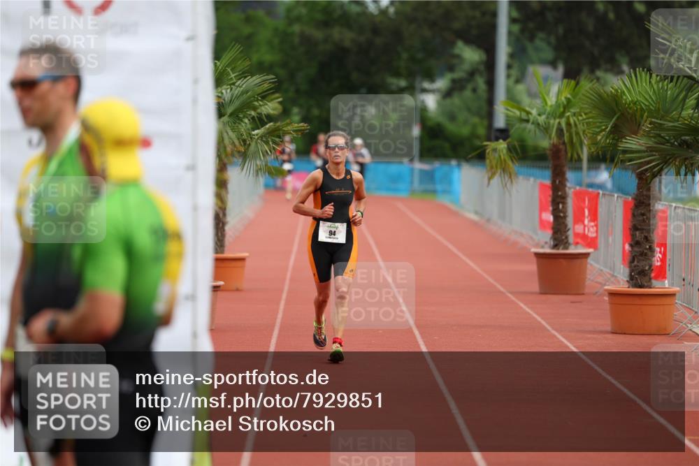 15.06.2025 - 7 Türme Triathlon Michael Strokosch http://msf.ph/oto/7929851 15.06.2025 10:28:21 Ziel 94 meine-sportfotos.de