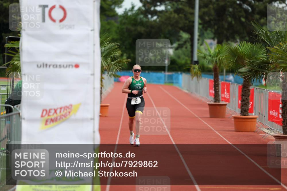 15.06.2025 - 7 Türme Triathlon Michael Strokosch http://msf.ph/oto/7929862 15.06.2025 10:29:32 Ziel 152 meine-sportfotos.de