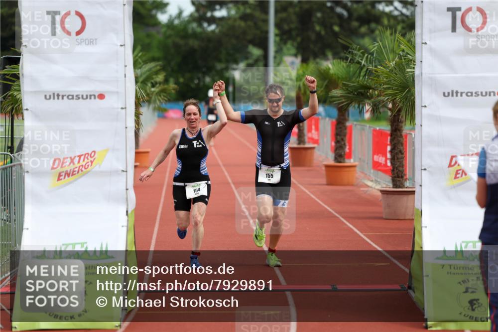 15.06.2025 - 7 Türme Triathlon Michael Strokosch http://msf.ph/oto/7929891 15.06.2025 10:30:40 Ziel 154, 155 meine-sportfotos.de
