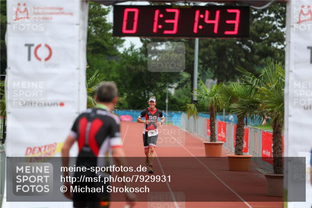 15.06.2025 - 7 Türme Triathlon Michael Strokosch http://msf.ph/oto/7929931 15.06.2025 10:31:44 Ziel  meine-sportfotos.de