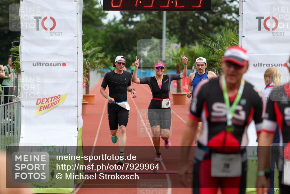 15.06.2025 - 7 Türme Triathlon Michael Strokosch http://msf.ph/oto/7929964 15.06.2025 10:33:26 Ziel 133, 134, 135 meine-sportfotos.de