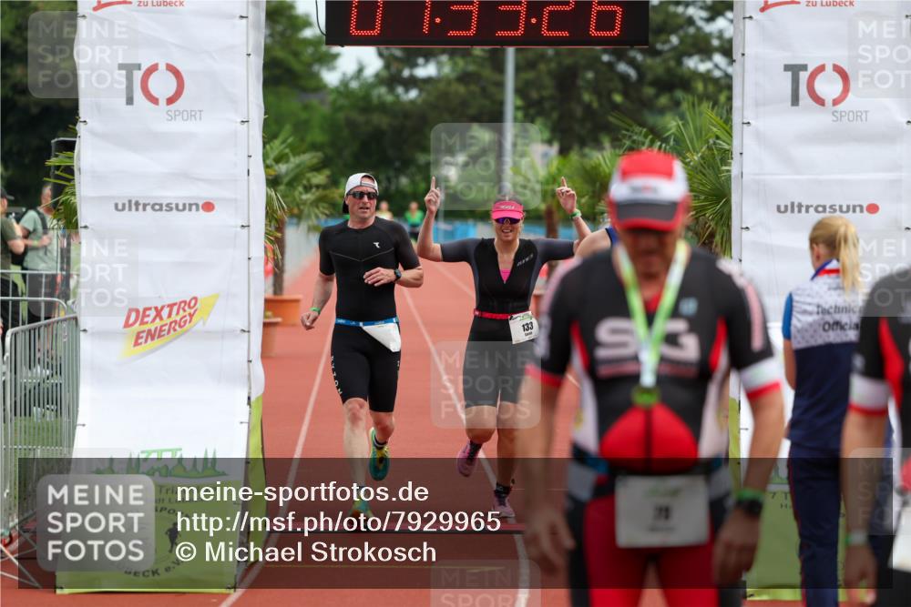 15.06.2025 - 7 Türme Triathlon Michael Strokosch http://msf.ph/oto/7929965 15.06.2025 10:33:26 Ziel 133, 134, 135 meine-sportfotos.de