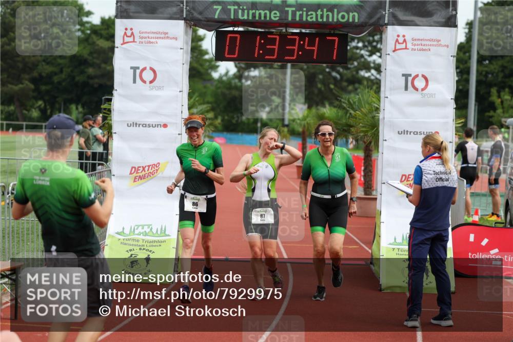15.06.2025 - 7 Türme Triathlon Michael Strokosch http://msf.ph/oto/7929975 15.06.2025 10:33:47 Ziel 85, 86, 87 meine-sportfotos.de