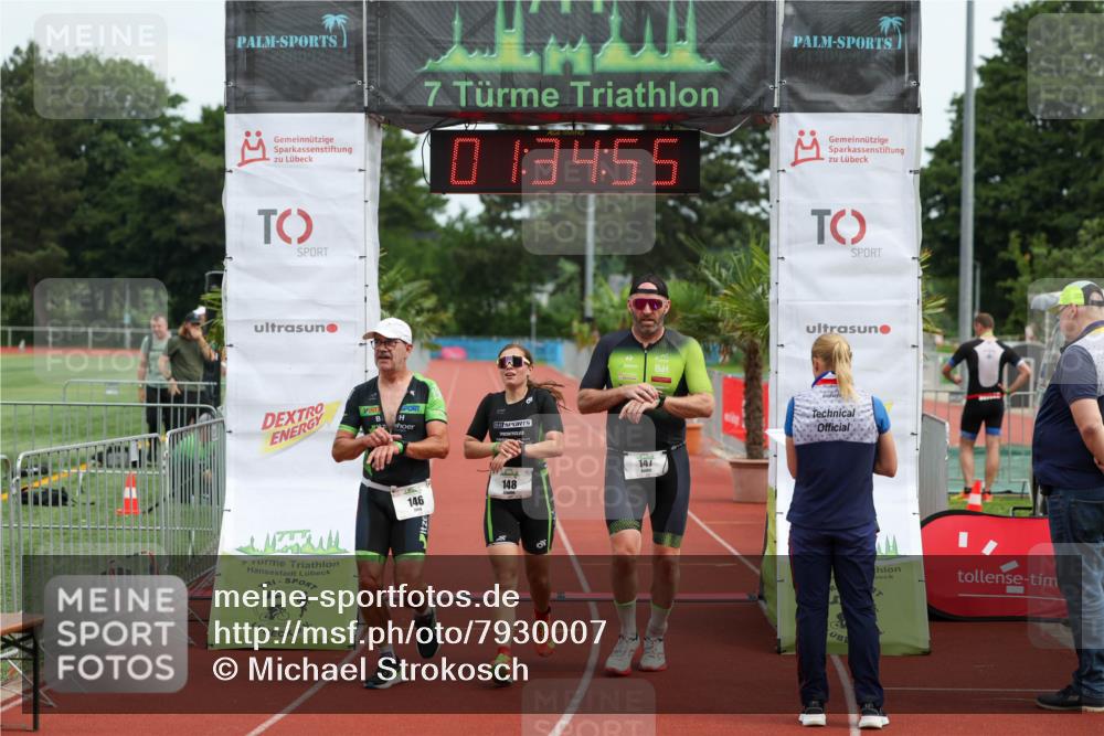 15.06.2025 - 7 Türme Triathlon Michael Strokosch http://msf.ph/oto/7930007 15.06.2025 10:34:55 Ziel 146, 147, 148 meine-sportfotos.de