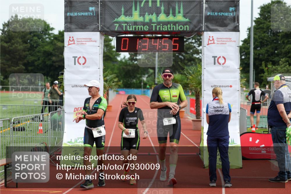 15.06.2025 - 7 Türme Triathlon Michael Strokosch http://msf.ph/oto/7930009 15.06.2025 10:34:56 Ziel 146, 147, 148 meine-sportfotos.de