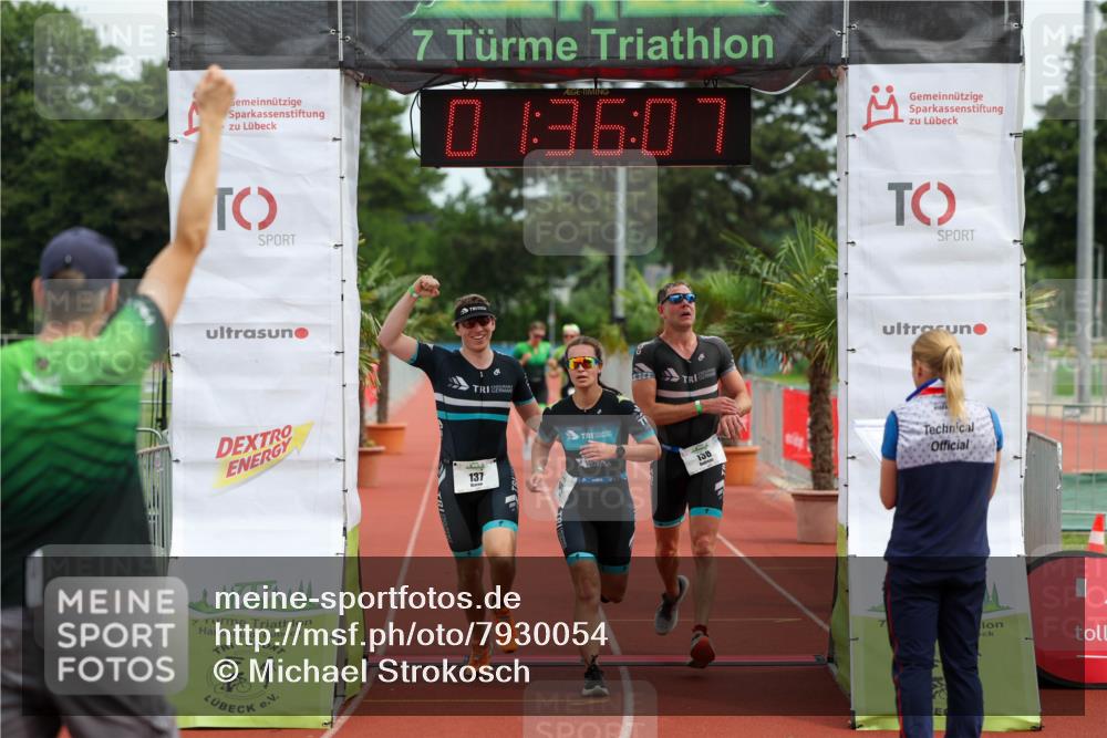 15.06.2025 - 7 Türme Triathlon Michael Strokosch http://msf.ph/oto/7930054 15.06.2025 10:36:07 Ziel 137, 138, 140 meine-sportfotos.de