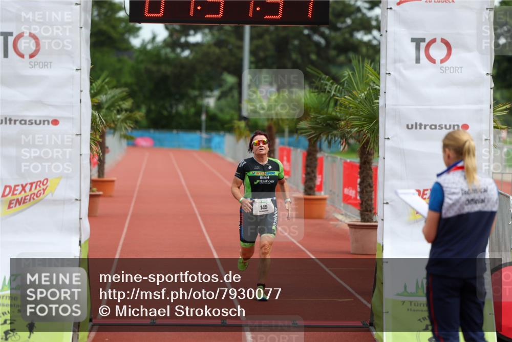 15.06.2025 - 7 Türme Triathlon Michael Strokosch http://msf.ph/oto/7930077 15.06.2025 10:37:32 Ziel 145 meine-sportfotos.de
